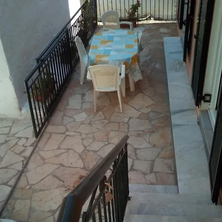 Apartment Messonghi